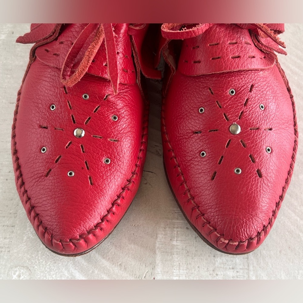 Women’s Vintage Wild Pair Brand Boho Southwestern Red Leather Moccasins size 10B - Picture 6 of 13